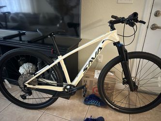 Bike Sava carbon fiber 29” hydraulic brakes , components Deore 12x1 (like new ).