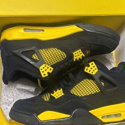 Jordan 4 Thunder Sz 10.5