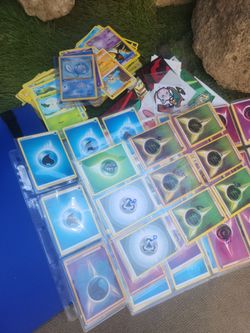 598 Pokémon Cards