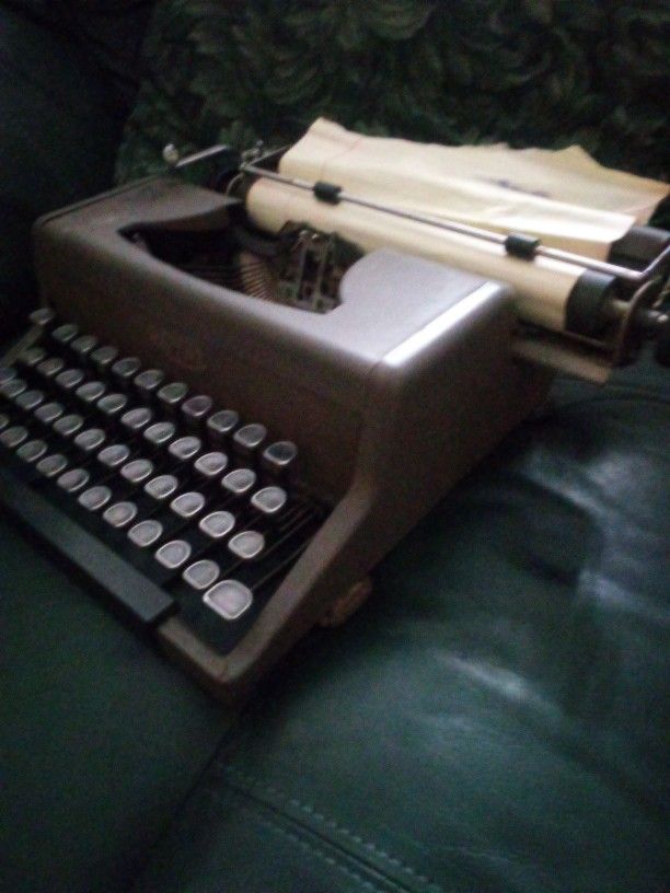 Royal Antique Typewriter
