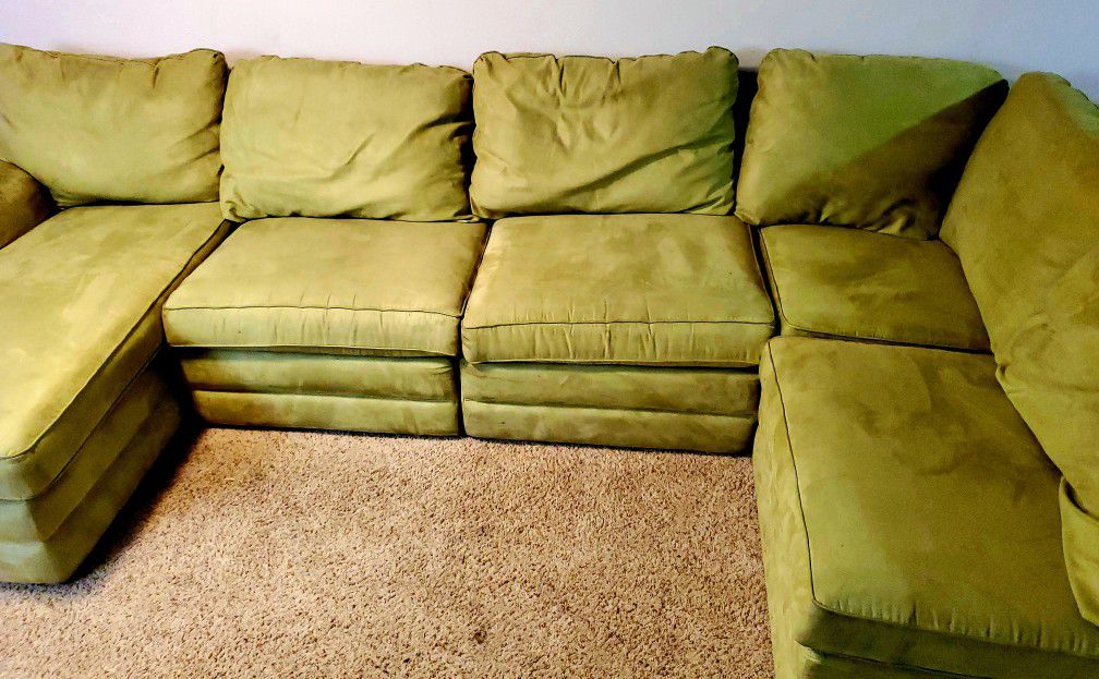 Beautiful Comfy Lazy Boy Sectional
