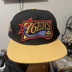 Mitchell & Ness Classic Philadelphia 76ers SnapBack Hat