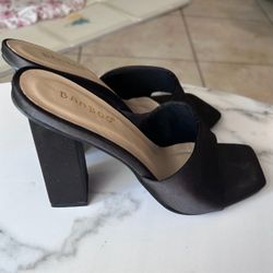 Women shoes sizes  61/2-71/2 & 8