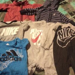 Baby's 0-3 Months Clothes 