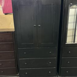 Dressers & Wardrobes 