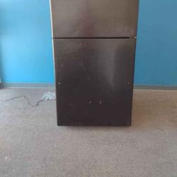 Black Fridge 