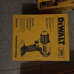 Dewalt Heat Gun With Battery for Sale in Staten Island, NY - OfferUp