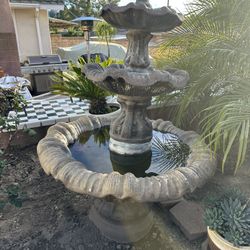 Concrete Water Fountain In Great Condition Located In Tujunga 65 Inches Tall, 43 Inches Wide