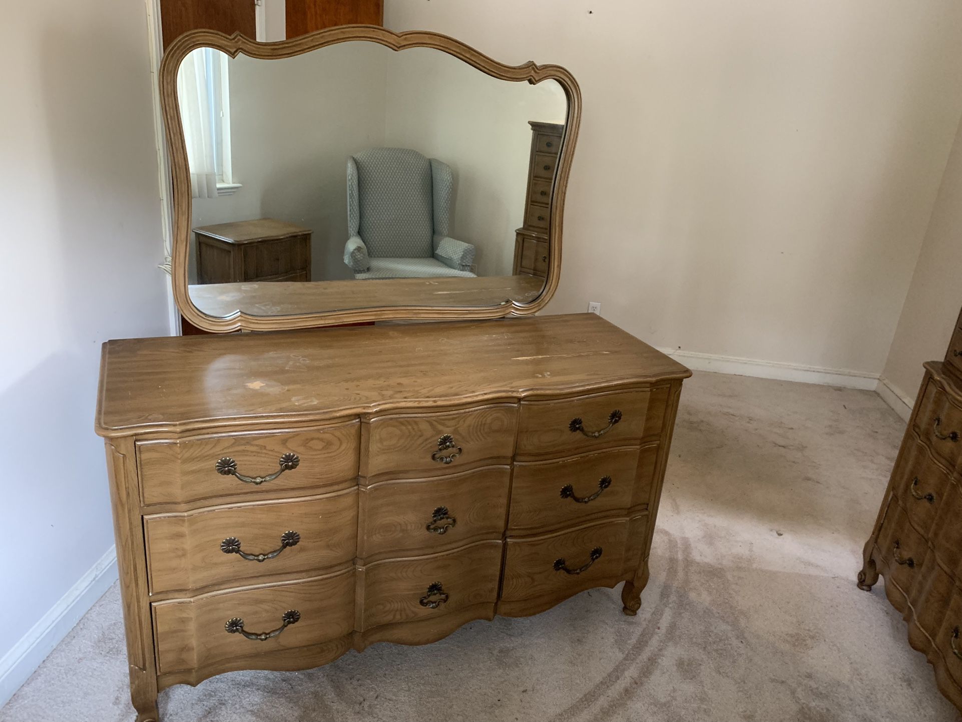 Vintage Davis Cabinet Company Bedroom Dresser With Mirror 