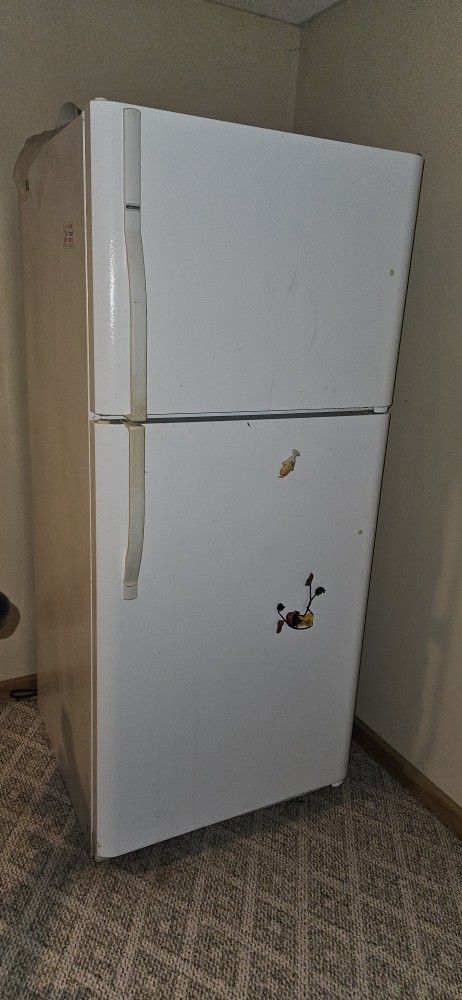 Kenmore Full Size Refrigerator