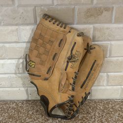 Mizuno North American RHT Baseball Glove