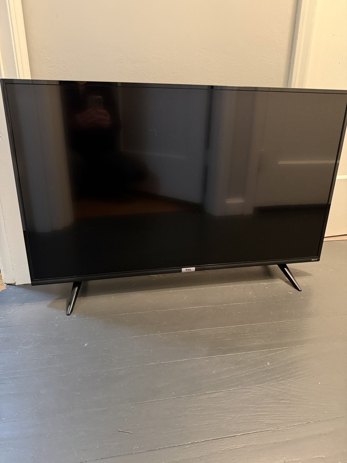 TCL Roku Smart TV 42”