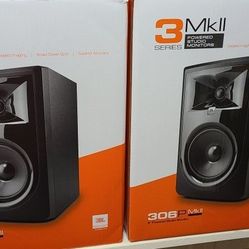 JBL Professional 306P MkII Next-Generation 6" 2-Way Powered Studio Monitor (306PMKII) (Pair) (2 Items)