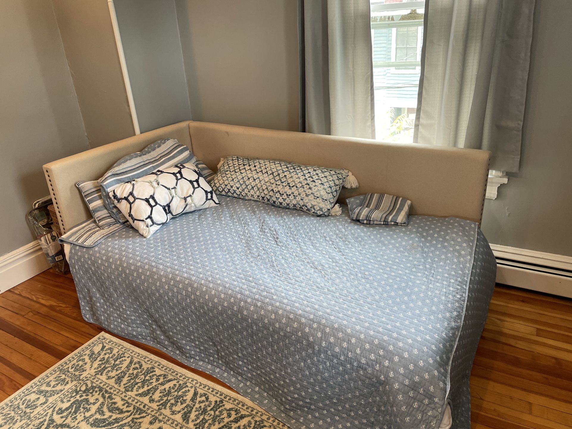 Twin Size Day Bed