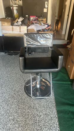 Salon chair