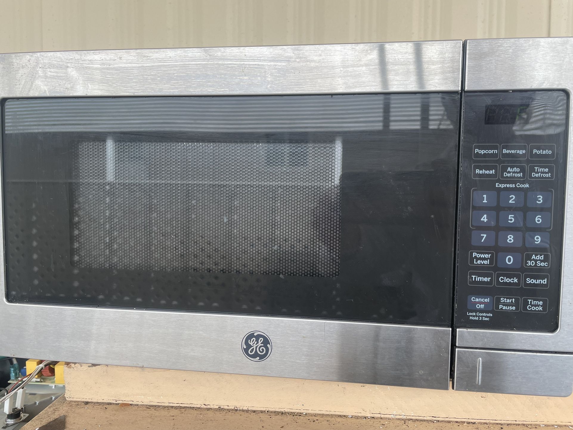 GE Microwave Small Size