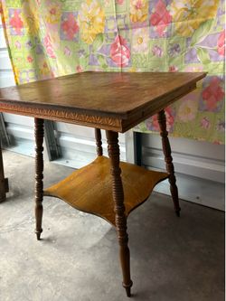 Antique table/table/2 tiered table