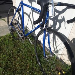 Vintage Giant Allegre road bike. 