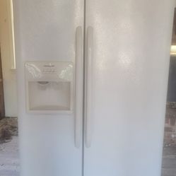 26.5 White Side By Side Refrigerator 