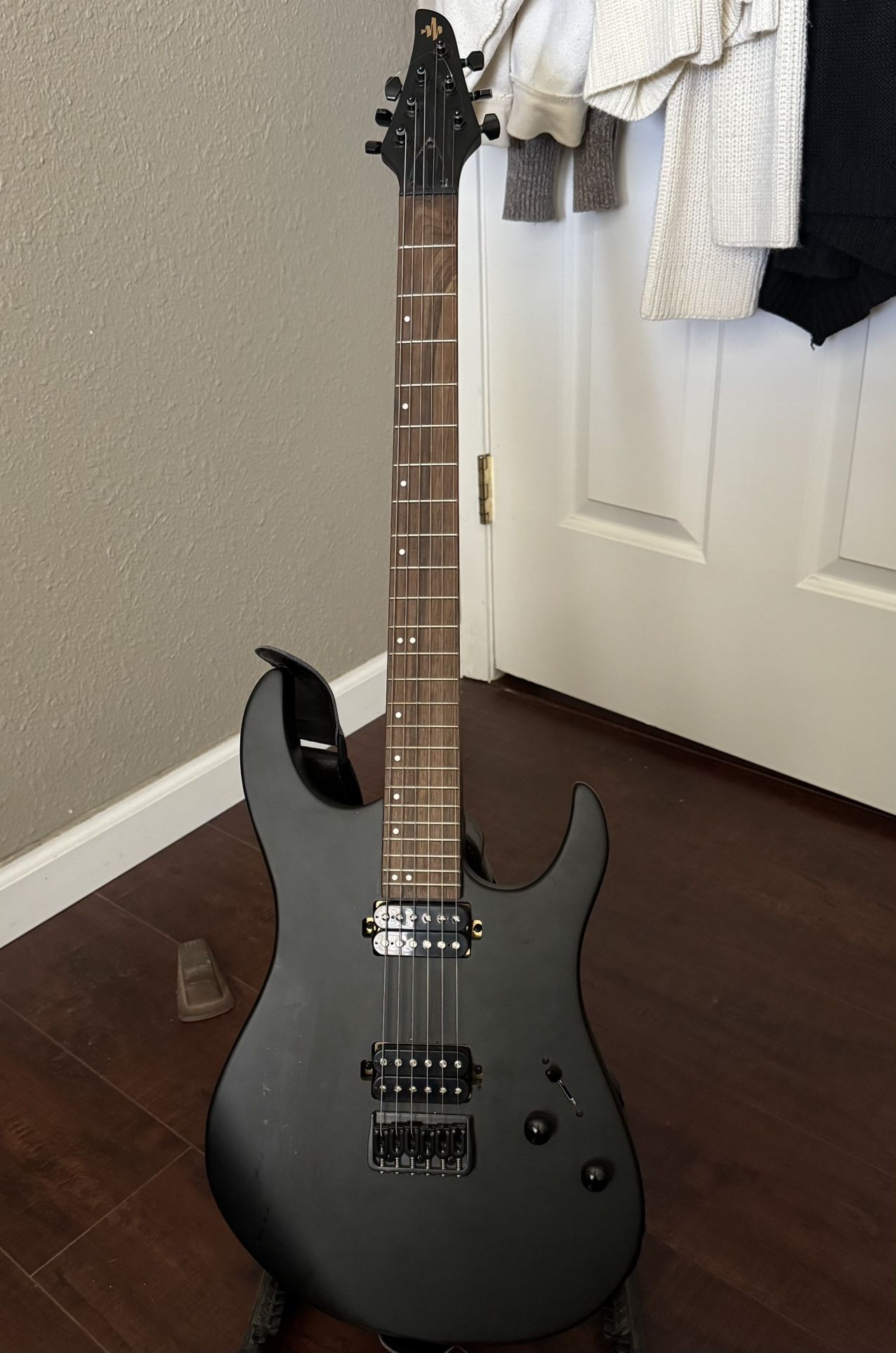 DONNER DMT-100 electric Guitar WITH original Guitar Pack And Amp Connection