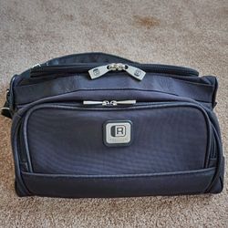 Reaction Kenneth Cole shoulder bag