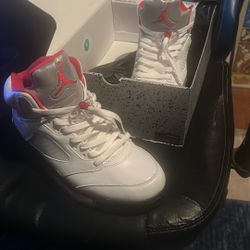 Jordan 5 Retro Fire Red Silver Tongue 2020