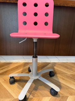 🌸🪑 Kids Adjustable Rolling Desk Chair – $30 🌸