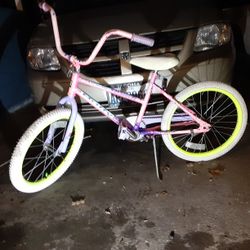 Huffy Girl's 20" Radio Waves White Tires BMX Bike