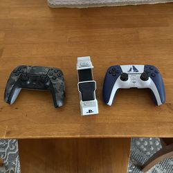 2 ps5 controllers