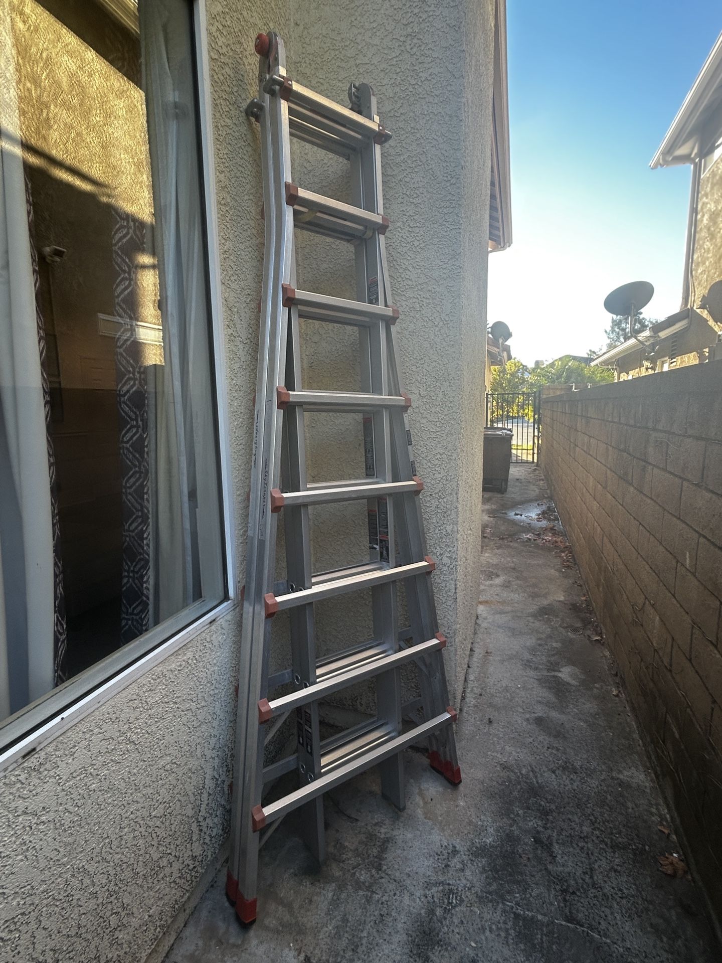 16 ‘ Aluminum Ladder