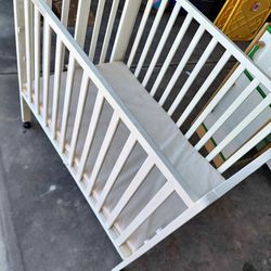 Mini crib