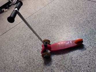 Kids Three-Wheel Kick Scooter