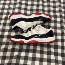 Jordan 11 Low Retro “Concord Bred” 