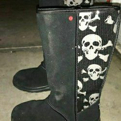 size 5 UGG  Suede Sequin Skull Boots