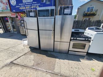 Stove Fridge And Microwave  stainless great condition  4 month warranty  ready to deliver  free delivery  2 miles away 301 Saundview Ave Bronx NY 1047