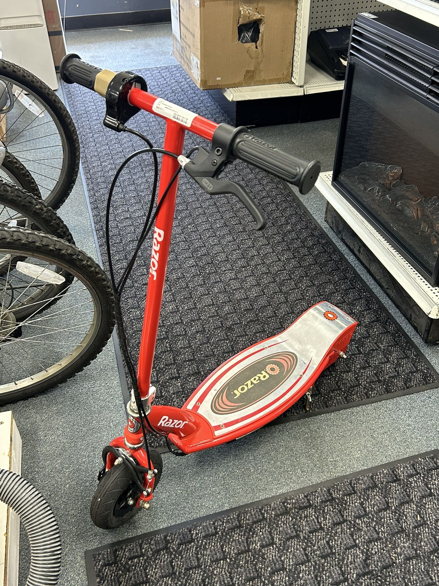 Razor Electric Scooter E175 With Charger 840141-1