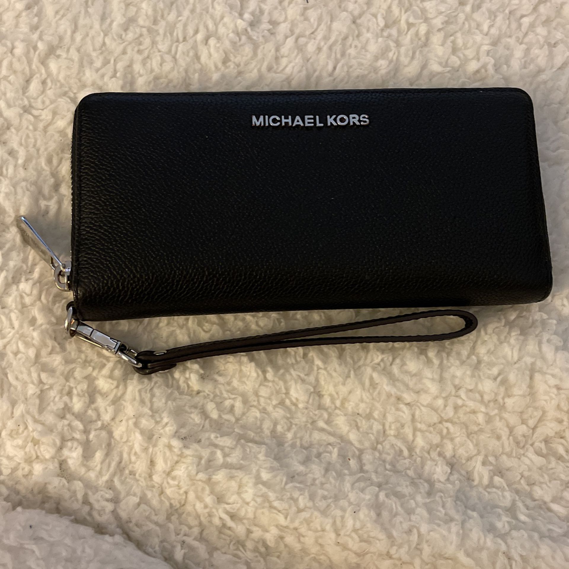 Large Michael Kors wallet 