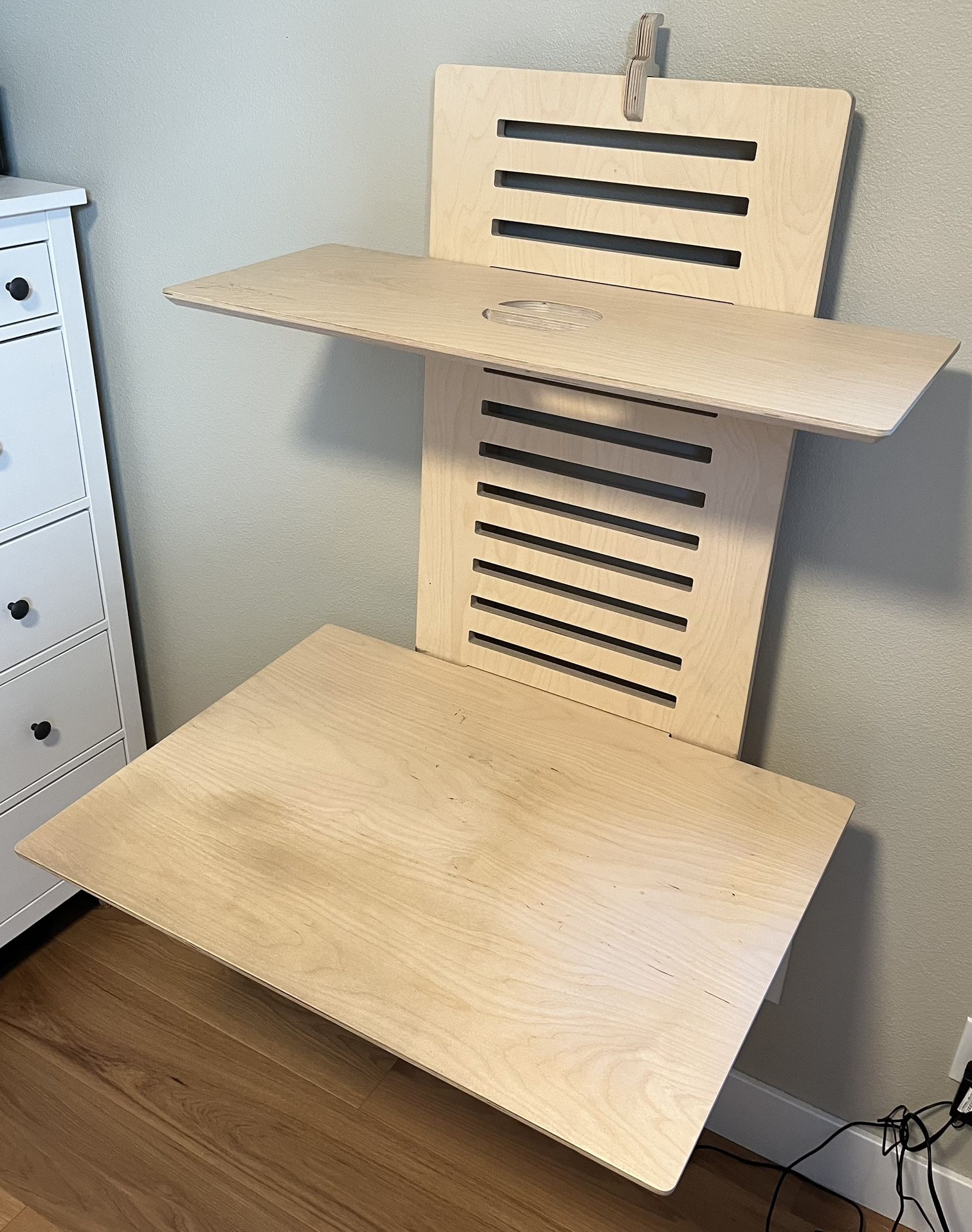 Standing Desk Wall Mounted With Adjustable Shelving