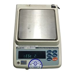 A&D GF-2000 Precision Lab Balance Compact Bench Scale Max 2100 g