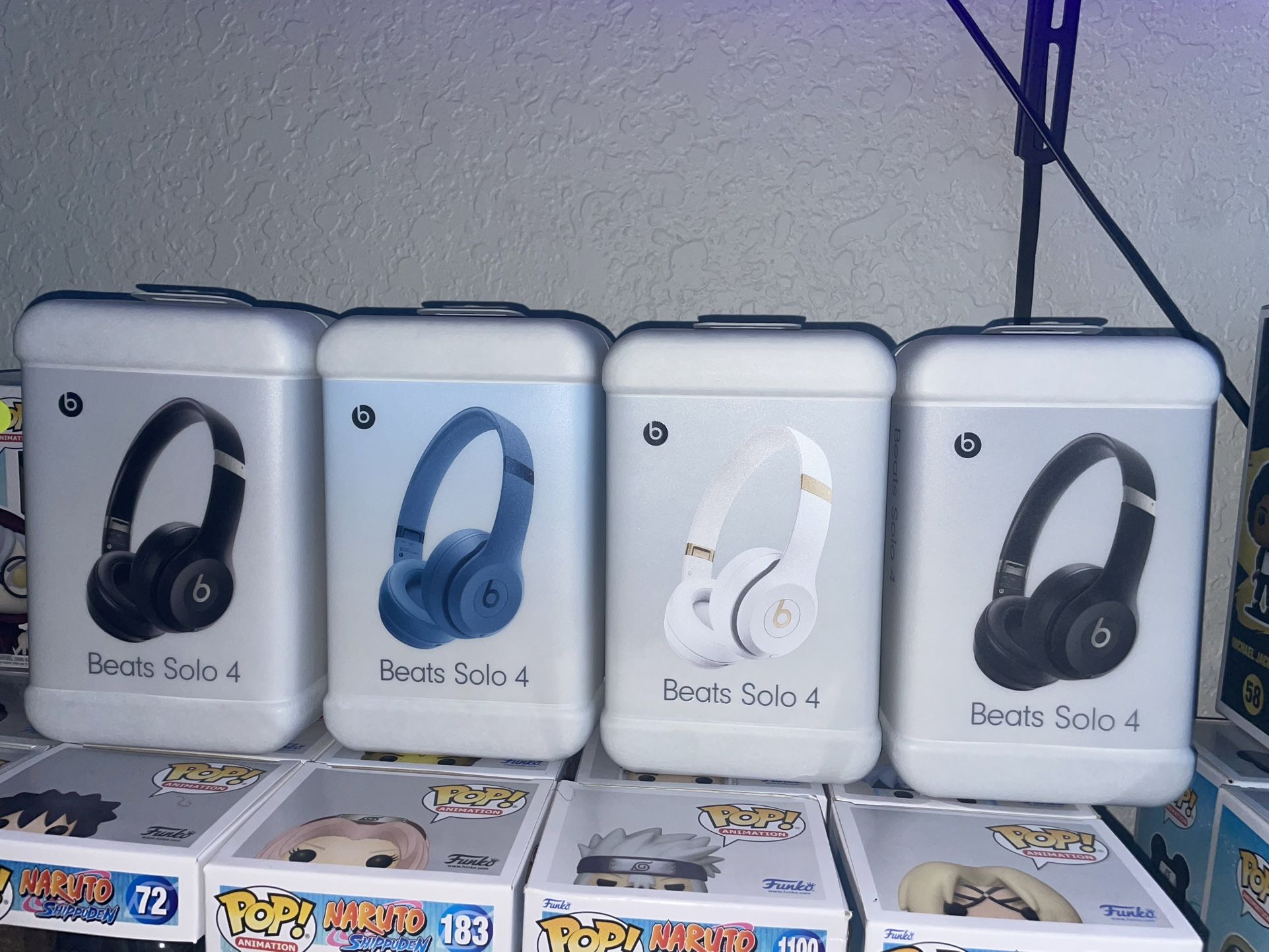 Beats Solos 4
