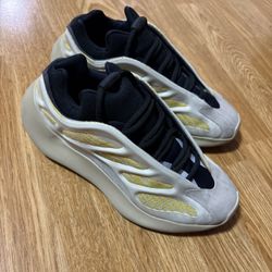 Yeezy 700 