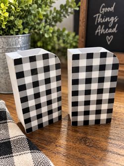 2 black and white checkered organizers