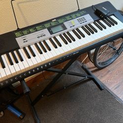 Casio LK-135 Key Lighting System Keyboard With Stand