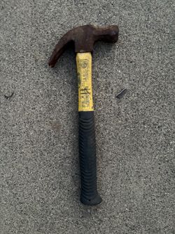Claw Hammer – Heavy-Duty with Rubber Grip