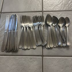 Silverware Set service for 8