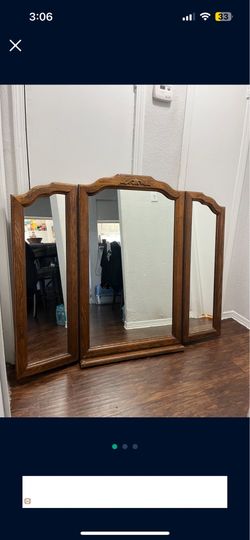 Thomasville Camille Wooden tri-fold mirror
