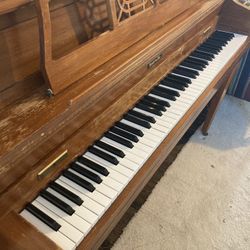 Baldwin Spinet Piano In Good Condition