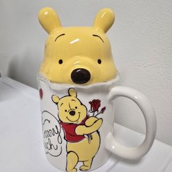 New Valentines Winnie The Pooh Mug With Topper 