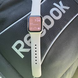 Apple Watch SE (2022) (Read Dec)