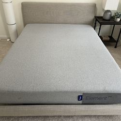 Minimalist Queen Bed Frame + Optional Casper Mattress – Must Pick Up This Weekend!